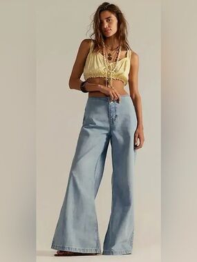 NWOT FREE PEOPLE WE THE FREE SHORE THING SUMMER FLARE JEANS SIZE 27 BEACHIN BLUE